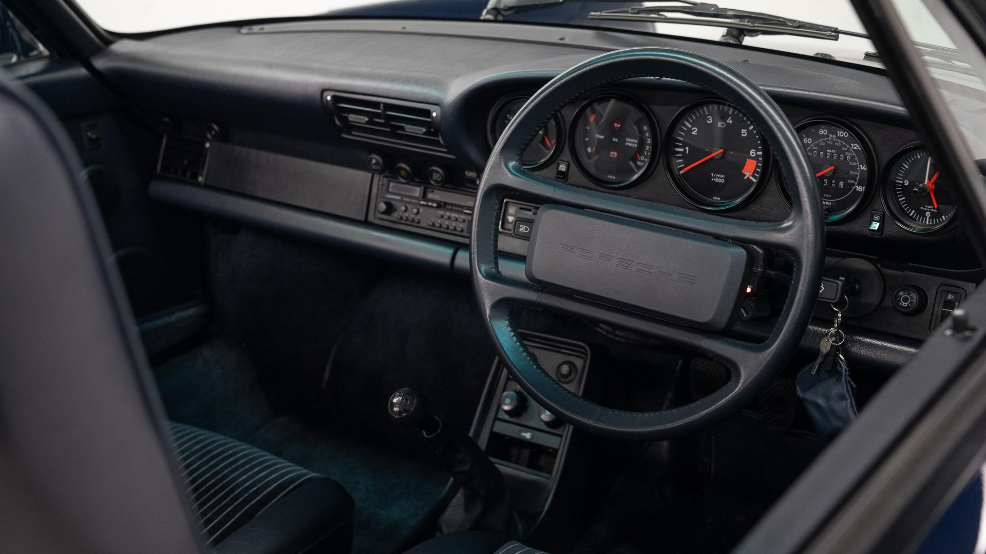 Porsche 911 Carrera Photo 9bc4dcd3-78db-424a-9b84-71ae46e4498d.jpg