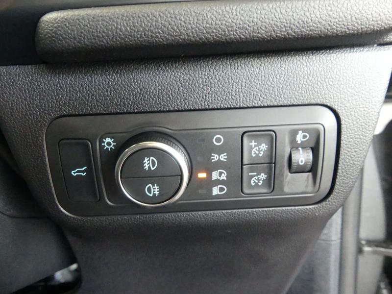 Ford Kuga Photo 9bd4e41e-6d5a-41be-aa2d-2dba4671bae1.jpg