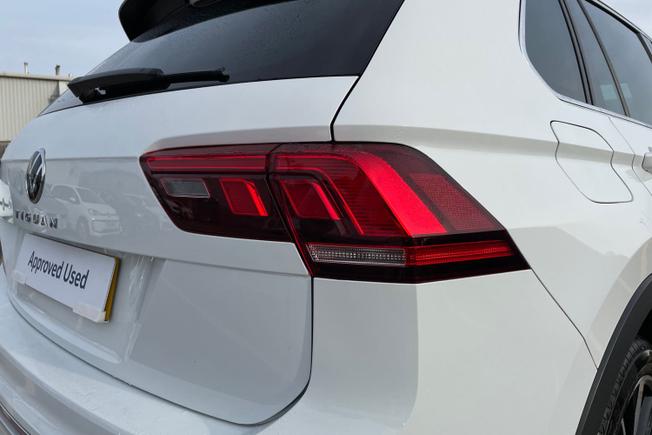 VOLKSWAGEN Tiguan Photo 18