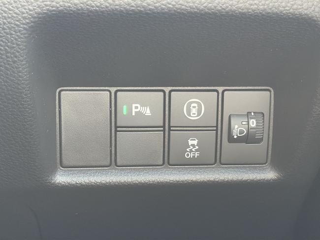 Honda Jazz Photo 9bf01646-52dd-4b5e-894f-b91d90488313.jpg