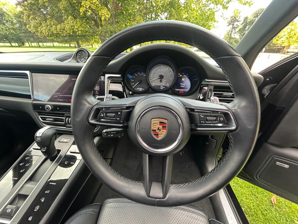 Used Porsche Macan YO72UHW 27