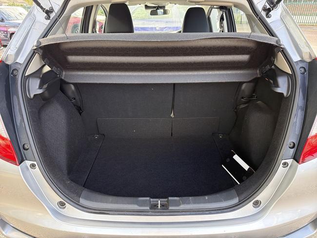 Honda Jazz Photo 9c13b5eb-00a4-40c7-bb34-9e6d731ab9b5.jpg