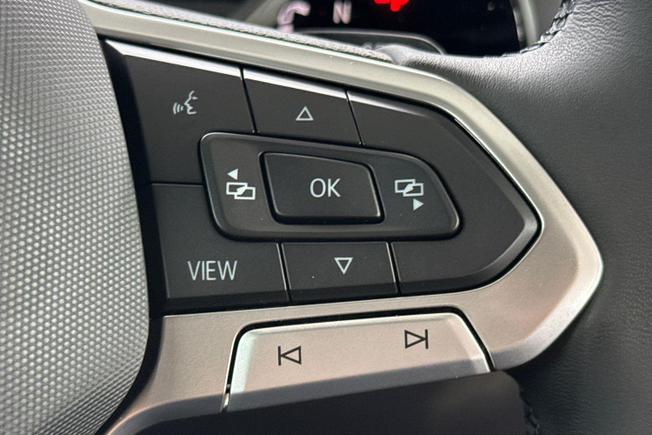 VOLKSWAGEN T-Roc Photo 17