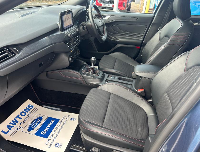 Ford Focus Photo 9c32e59e-88e3-4cfa-966b-dc757e1be295.jpg