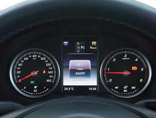 Mercedes-Benz C Class Photo 9c3d2cda-98e1-4ab5-8745-4f8ffdffda29.jpg