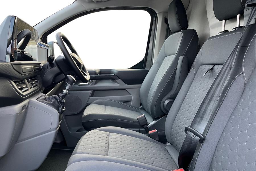 Ford TRANSIT CUSTOM Photo 9c40e162-90d6-4622-abb7-4e862049b4a9.jpg