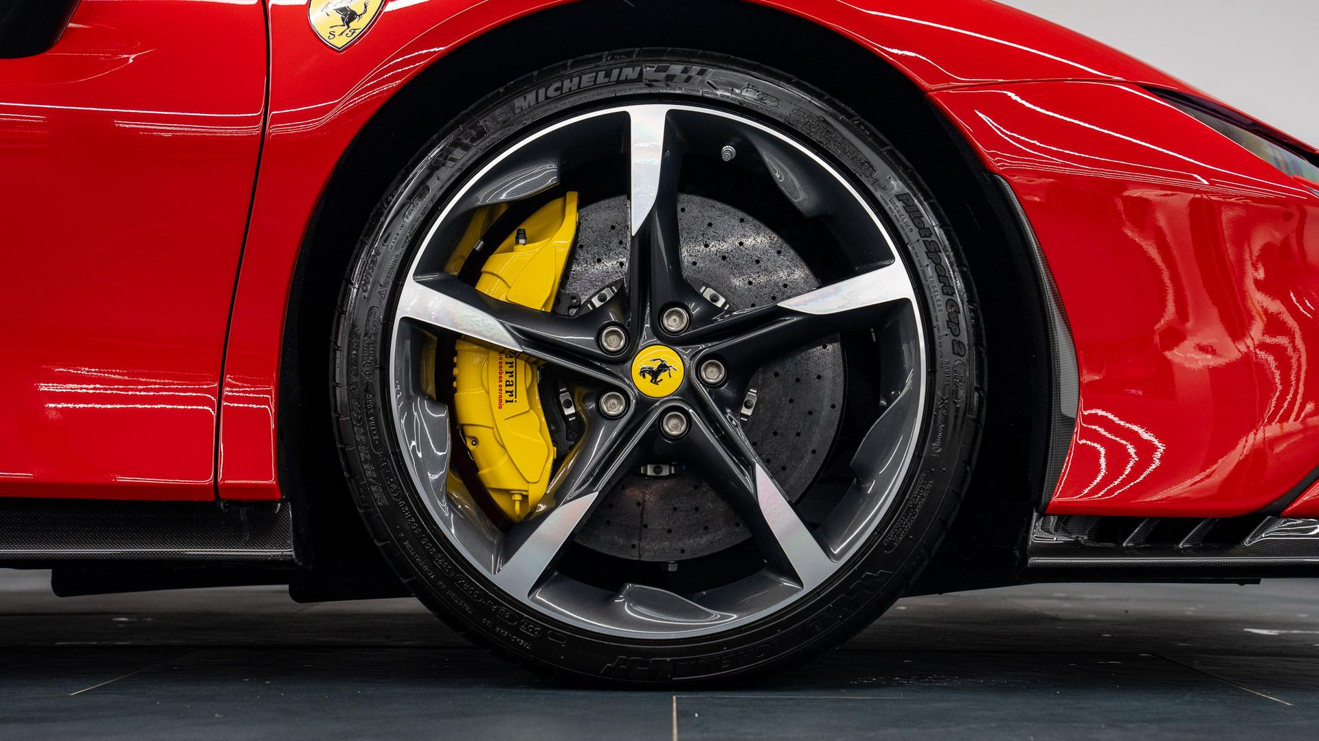 Ferrari SF90 Photo 9c455914-3f12-4693-b64d-891217b3d334.jpg