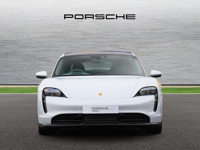 PORSCHE Taycan Photo 6