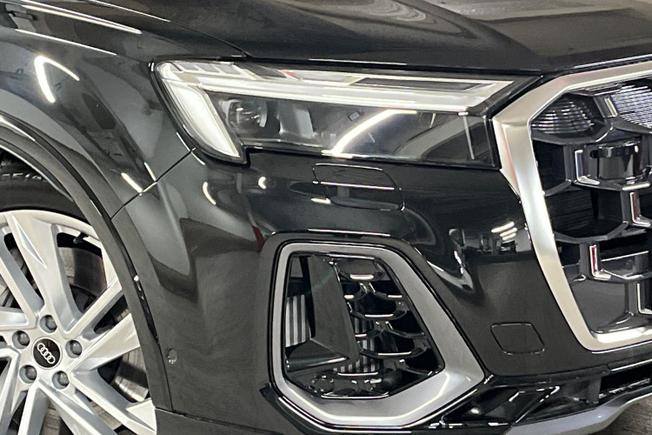 AUDI Q7 Photo 20