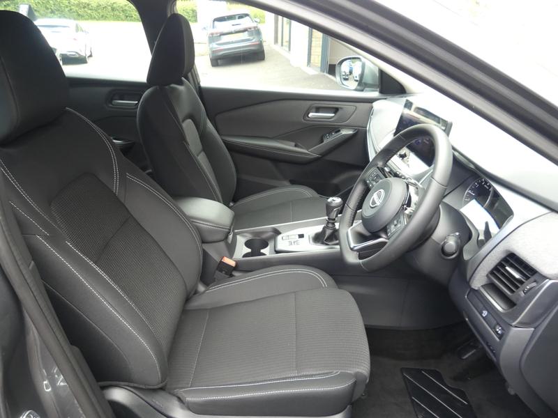 Nissan Qashqai Photo 9c5b68db-355e-4403-b27b-6a104193ef23.jpg