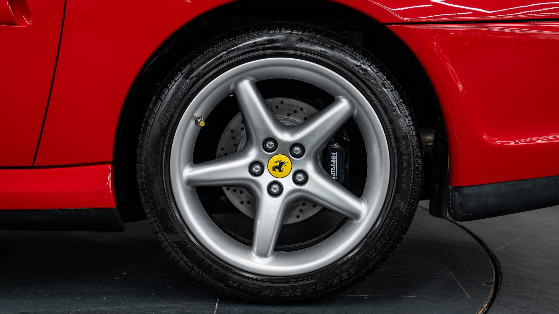 Ferrari 550 Photo 9c675404-fcc3-4470-8cfa-d522dee6bf0e.jpg