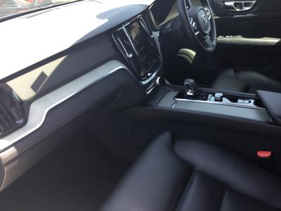 Volvo V60 Cross Country Photo 25