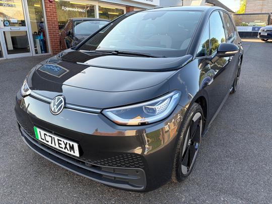Volkswagen ID.3 Photo 9c71fc89-b192-4c13-9c48-350d9d34302a.jpg