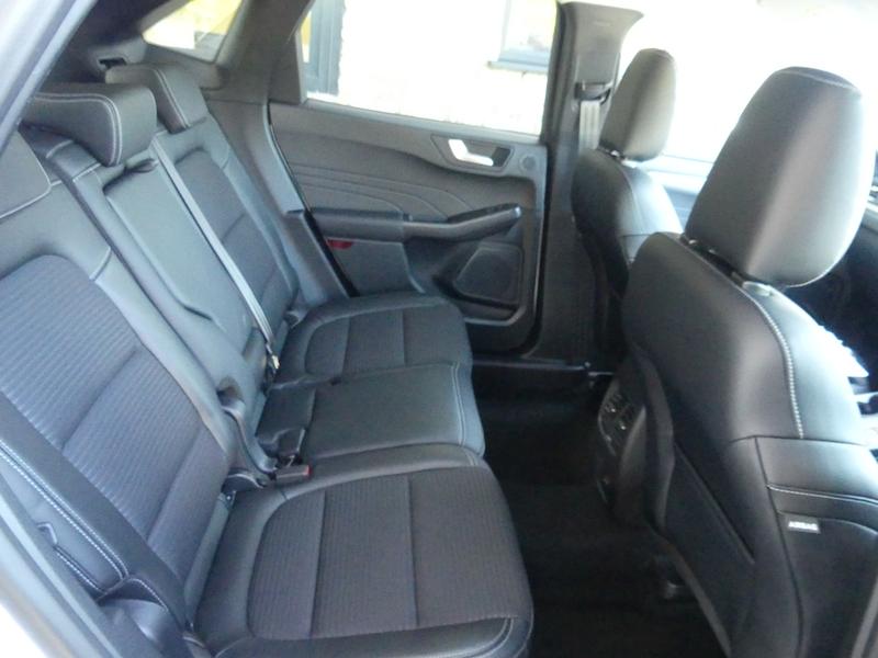 Ford Kuga Photo 9c7e32a2-b8e0-40f5-8ca8-8d46114ec790.jpg