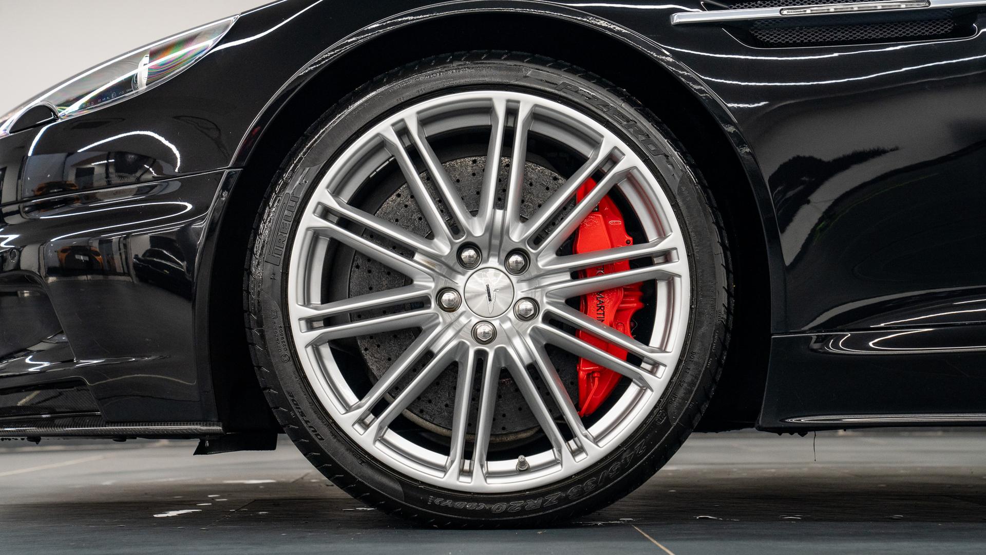 Aston Martin DBS Photo 9c8c7d67-a675-4c96-97a3-5b0c4304f239.jpg
