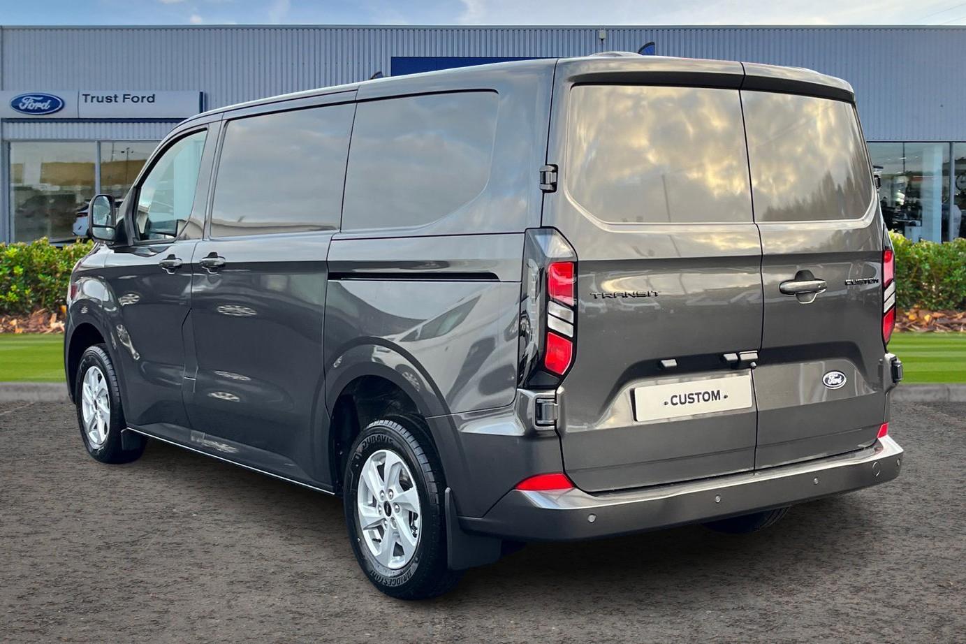 Ford TRANSIT CUSTOM Photo 1