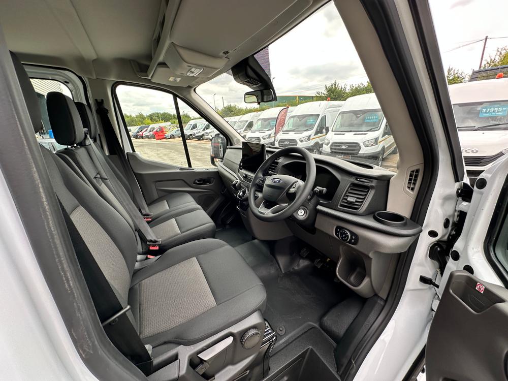 Ford Transit Photo 9c95f1c4-017e-4b5f-9233-d0855d973c87.jpg