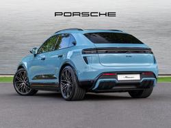 PORSCHE Macan Photo 2