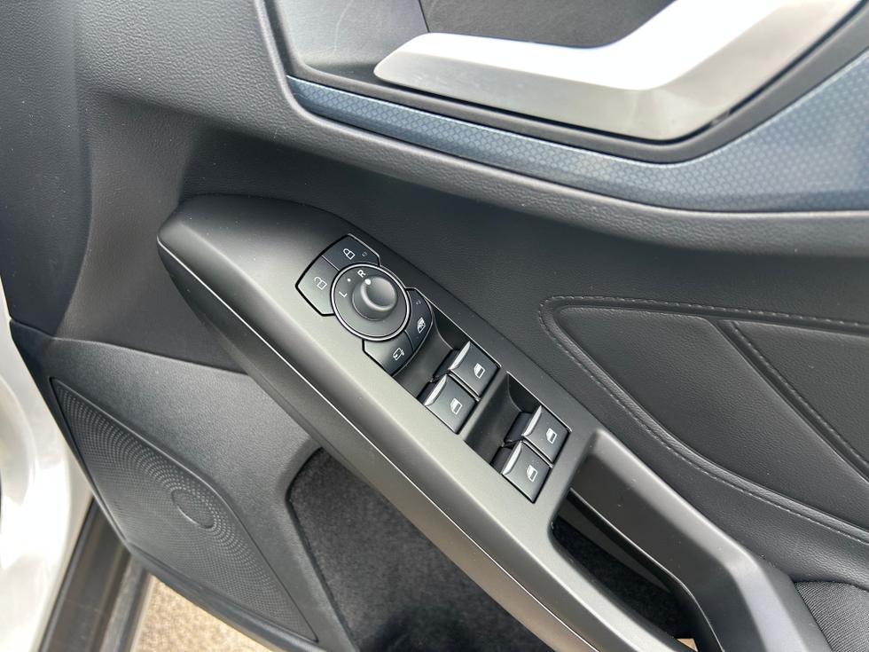 Ford Focus Photo 9c9b4b61-3773-4682-aed9-b8414af59126.jpeg
