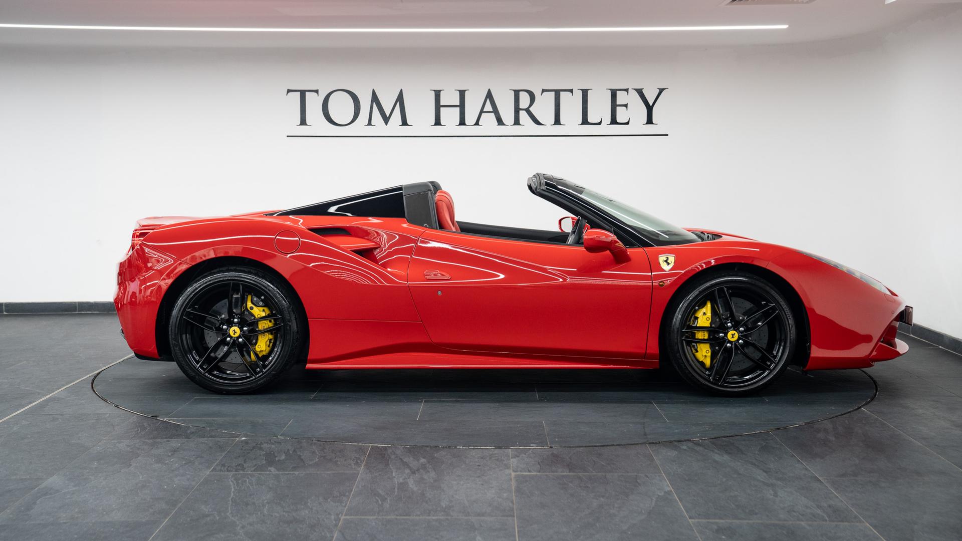 Ferrari 488 Photo 9c9d937f-ced1-43eb-9a8d-4816fe3b0d10.jpg
