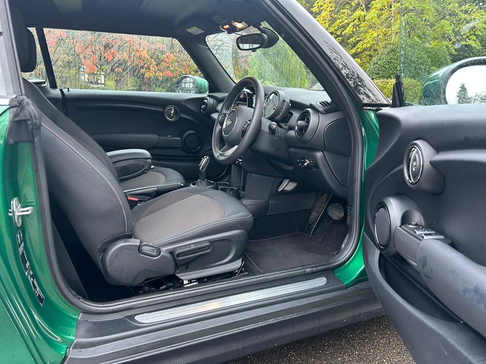 Used MINI Convertible GJ21ULV 14