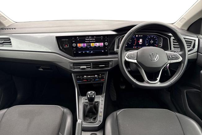 VOLKSWAGEN Taigo Photo 12