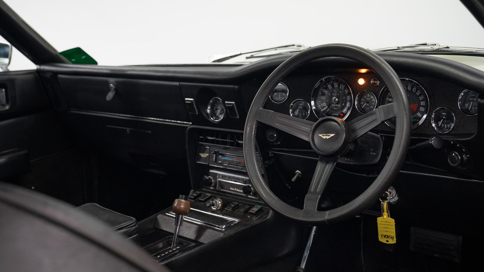 Aston Martin V8 Photo 9cb630da-19a4-435c-a193-6c2cb9b21d11.jpg