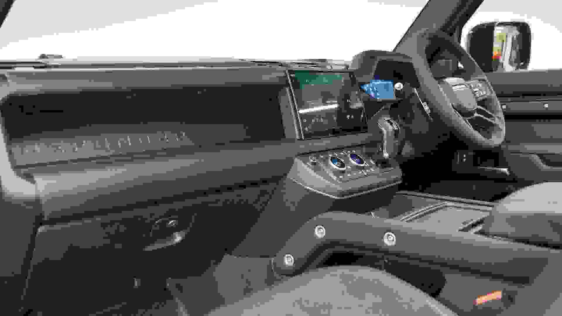 Land Rover DEFENDER V8 CARPATHIAN EDITION Photo 9cbe2bc7-30e8-4697-9130-1bd3be820e98.jpg