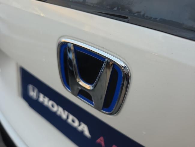 Honda Jazz Photo 9cbfe611-ab3b-46cb-8fac-79ca3cf112df.jpg