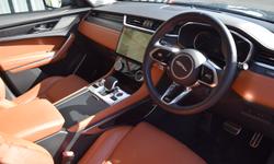 Jaguar F-PACE Photo 2