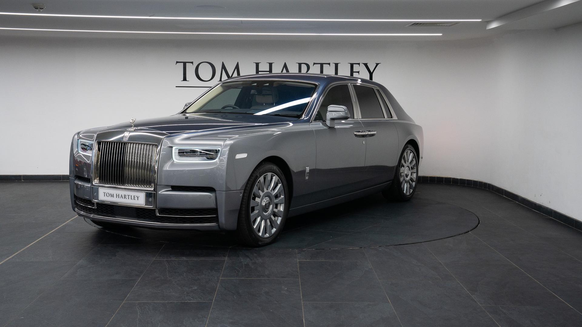 Rolls-Royce Phantom Photo 9cc7ae34-d2e5-4d70-9cfe-972bed5d8683.jpg