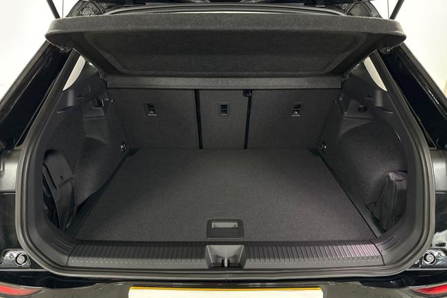 Volkswagen T-Roc Photo 12