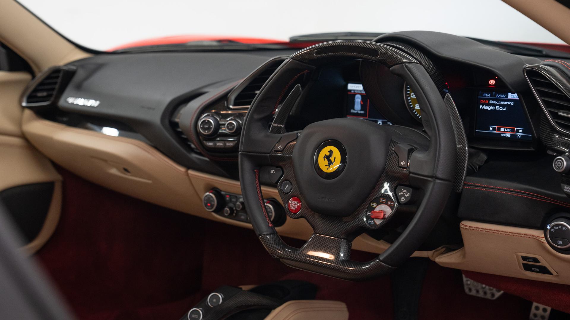Ferrari 488 Photo 9cdbfda4-d86a-4a7f-9e05-8c65e638e22b.jpg
