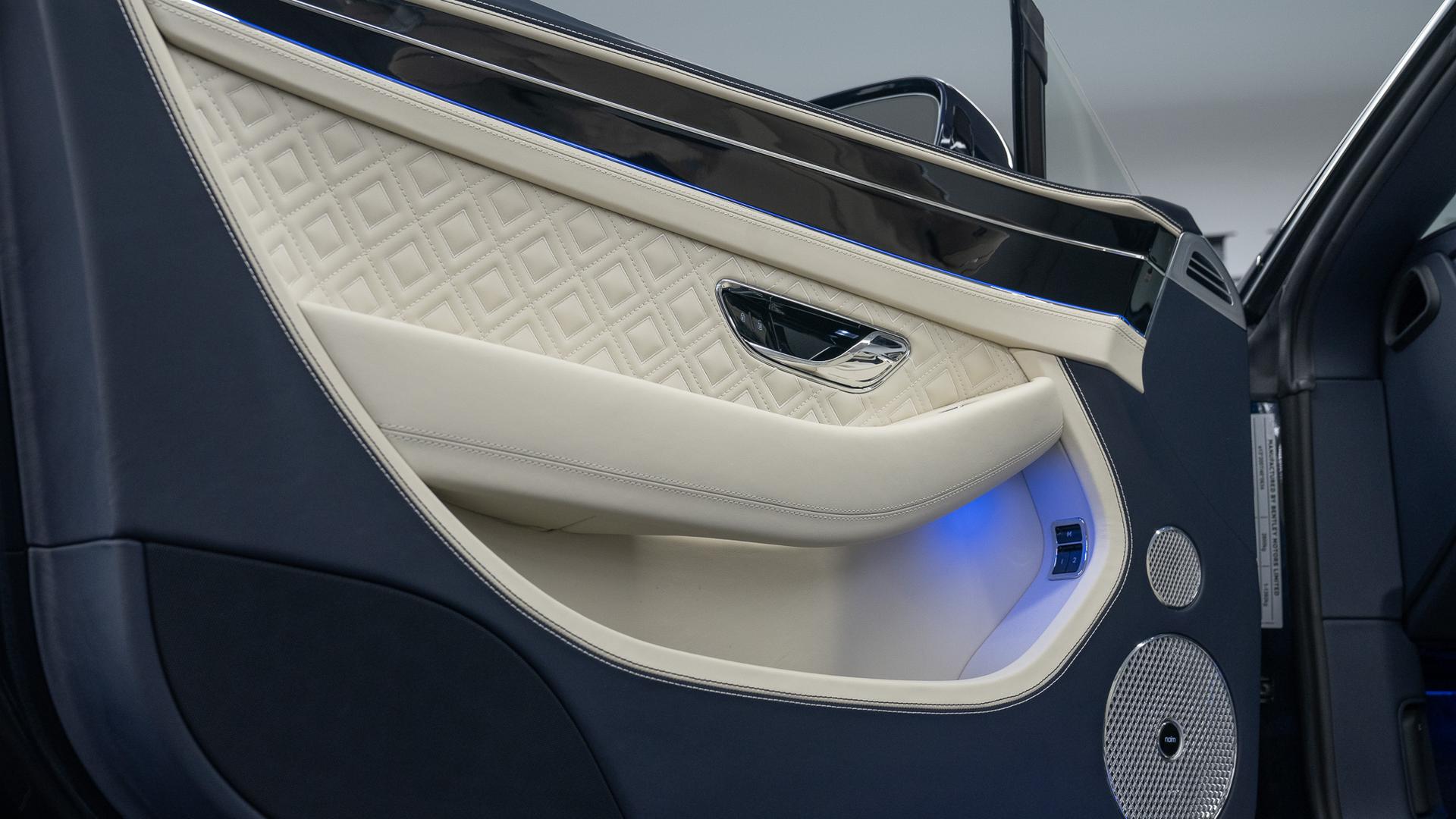 Bentley Continental Photo 9ce1d788-6815-4a91-93ad-42b1db6fa203.jpg