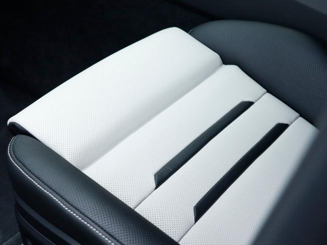 PORSCHE Panamera Photo 10