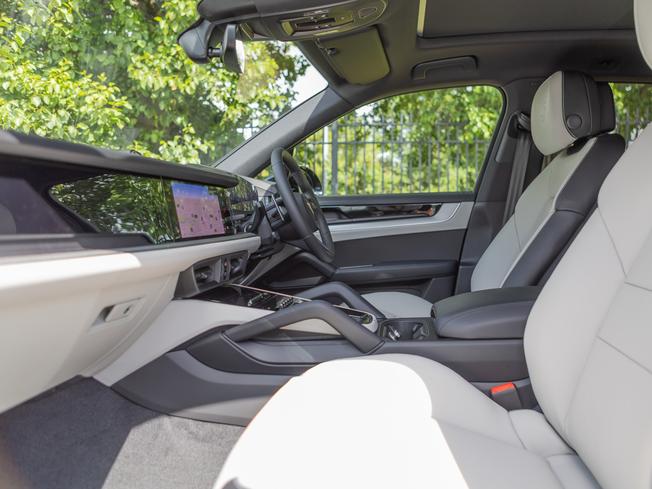 PORSCHE Cayenne Photo 3