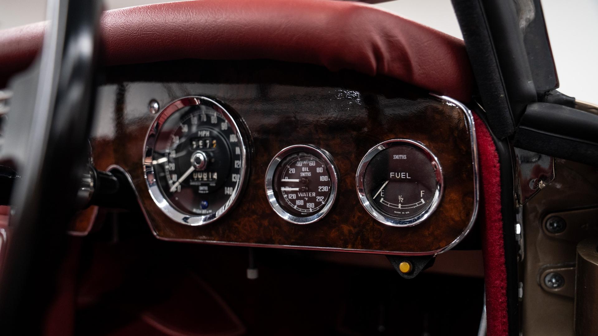 Austin Healey Photo 9d1401bc-8aa3-43f8-9ff8-7b68560b0a7d.jpg