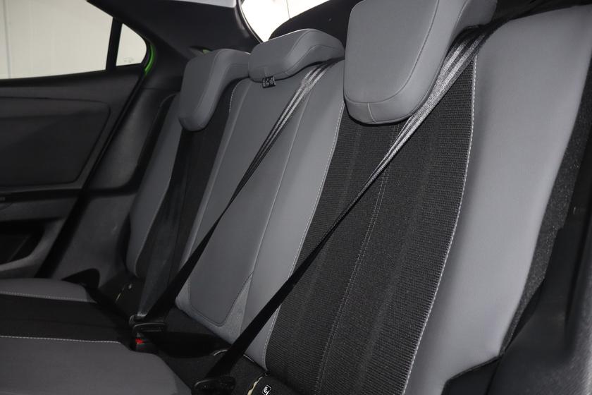 Vauxhall Mokka Electric Photo 9d201617-da48-4349-85e7-77d294f972f8.jpg