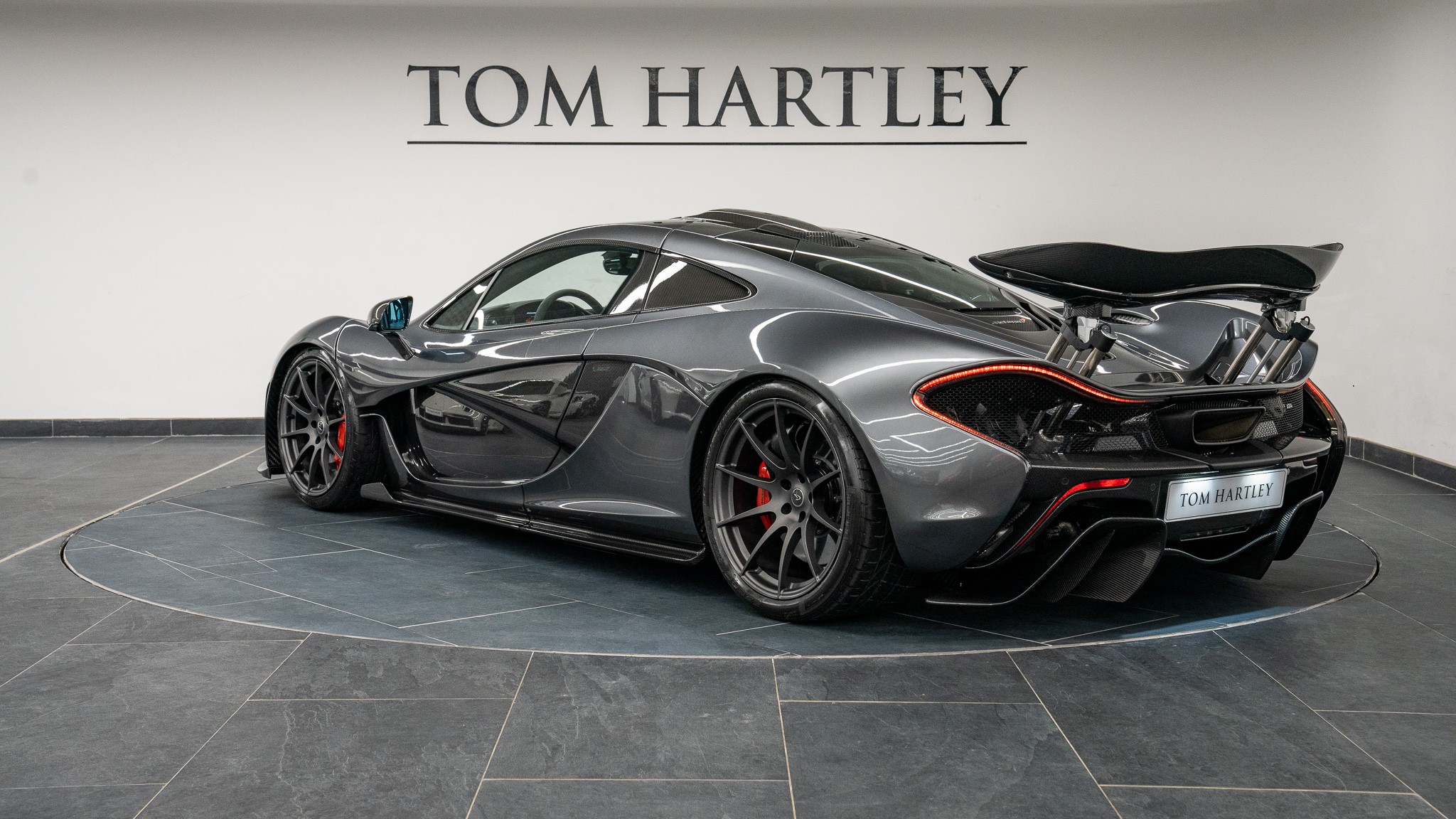 Used 2014 McLaren P1 V8 £1,300,000 1,500 miles MSO Graphite Grey | Tom ...