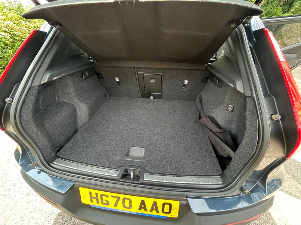 Used Volvo XC40 HG70AAO 19
