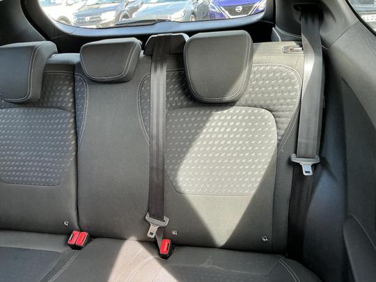 Ford Fiesta Photo 36