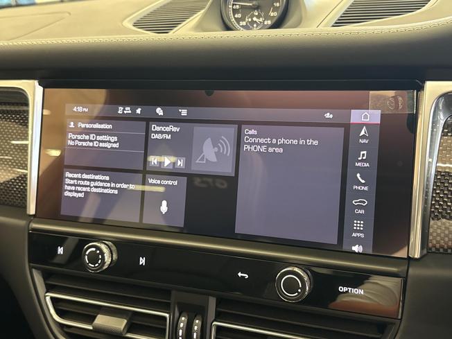PORSCHE Macan Photo 31