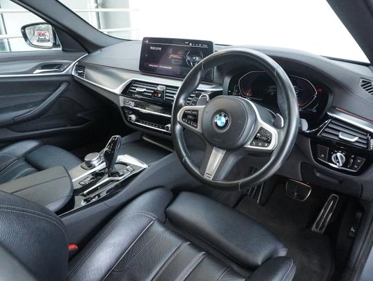 BMW 5 Series Photo 9d662bf3-7eae-4370-998e-c668526b8a85.jpg
