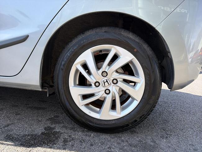 Honda Jazz Photo 9d805fc9-50be-48e2-9e2e-3fde944776f5.jpg