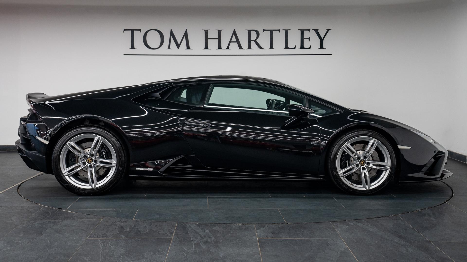 LAMBORGHINI Huracan Photo 9daa773c-12e9-4df8-96dd-7444ce0c40bb.jpg