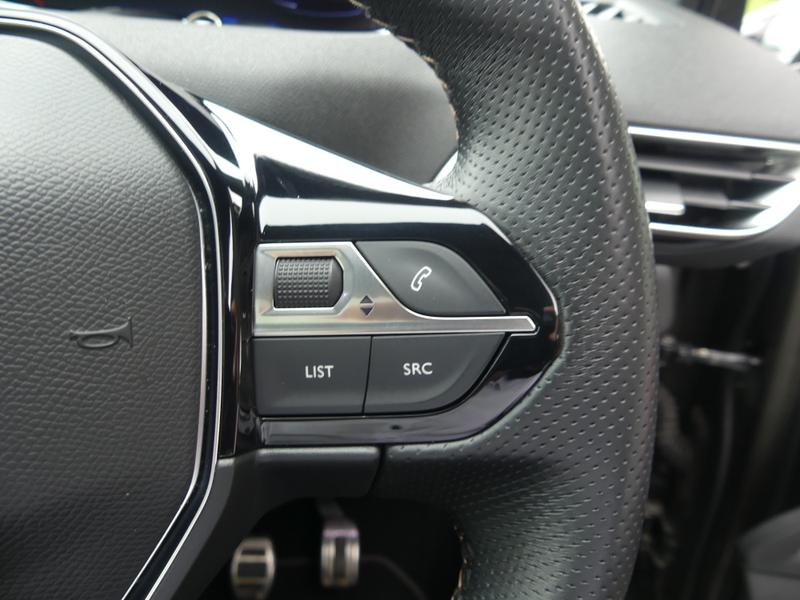 Peugeot 5008 Photo 9db4bb8c-c85a-4b22-852a-66510f9e4c7f.jpg