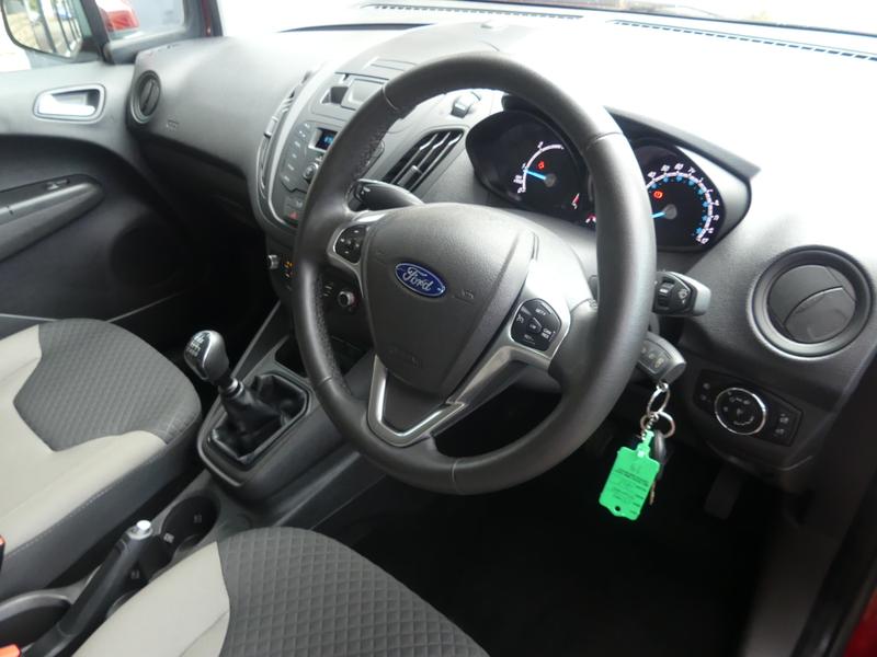 Ford Tourneo Courier Photo 9dbc59e5-d1ab-484d-894a-8f5f063d768d.jpg