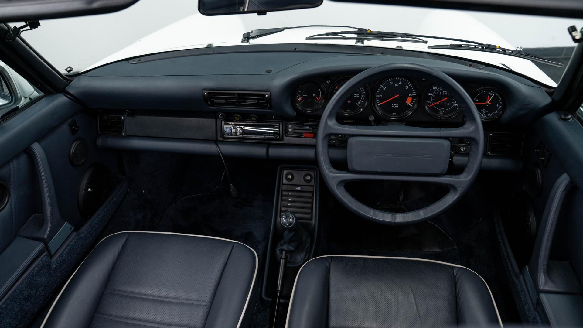 Porsche 911 Carrera Photo 9dd4cf3a-81d3-4ab9-ac07-b58f6cc4cbfc.jpg