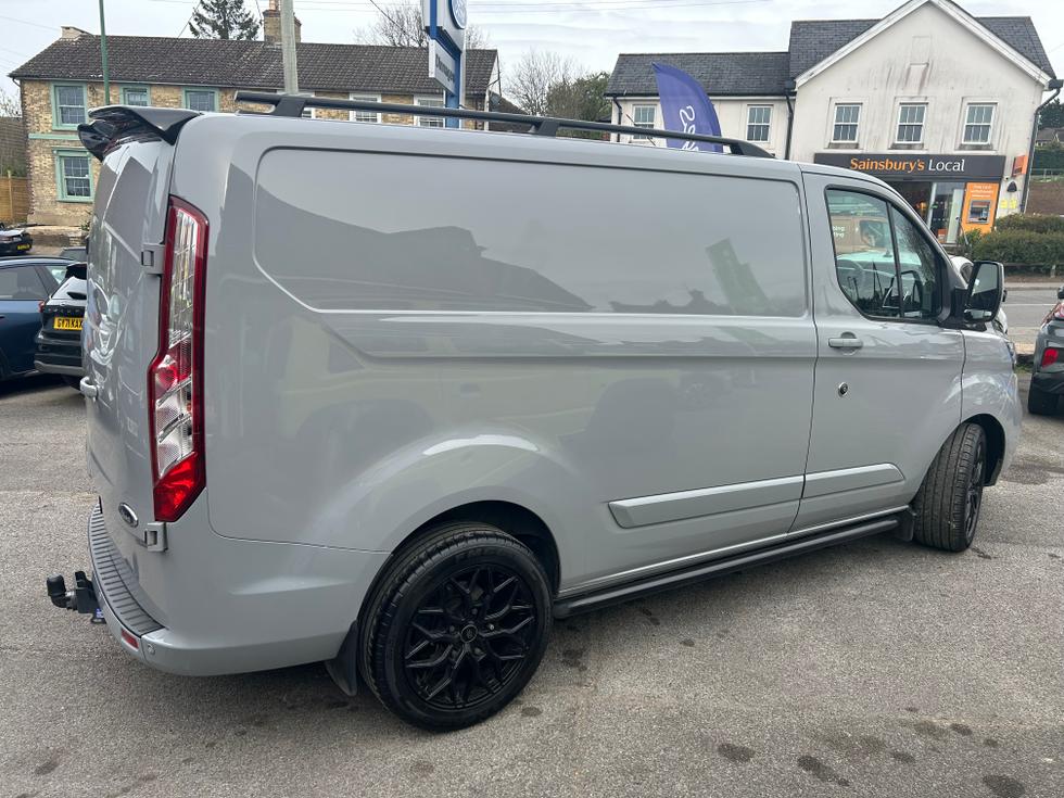 Ford Transit Custom Photo 9dd69654-b2f0-4b29-b0b6-693087b80056.jpeg