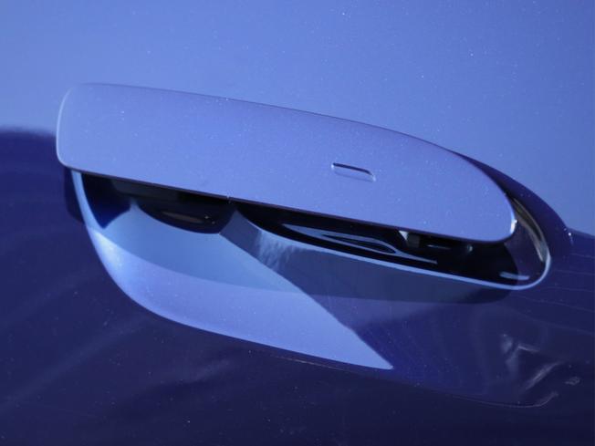 PORSCHE Taycan Photo 7